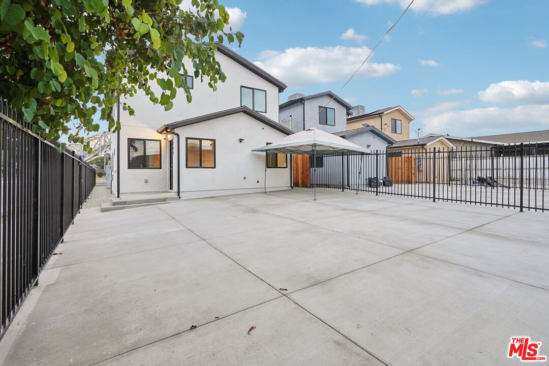 10420 Graham Ave