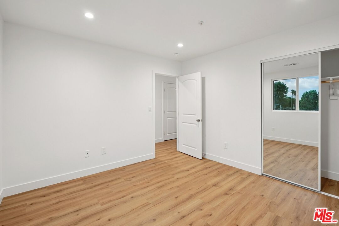 10420 Graham Ave
