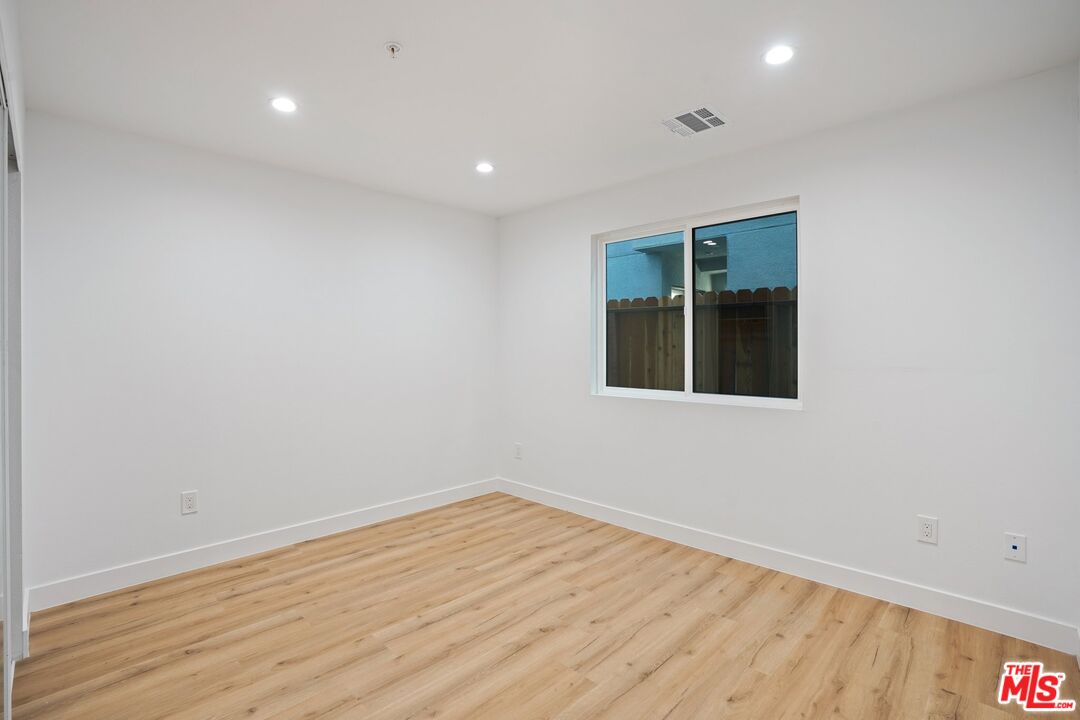10420 Graham Ave