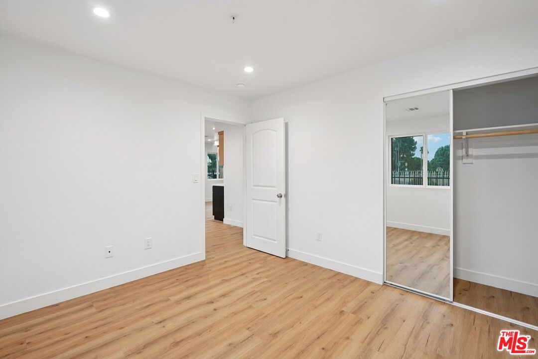 10420 Graham Ave