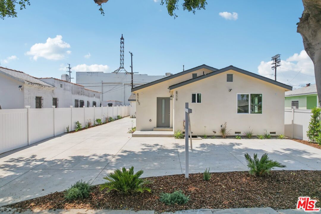 8779 S Hobart Blvd