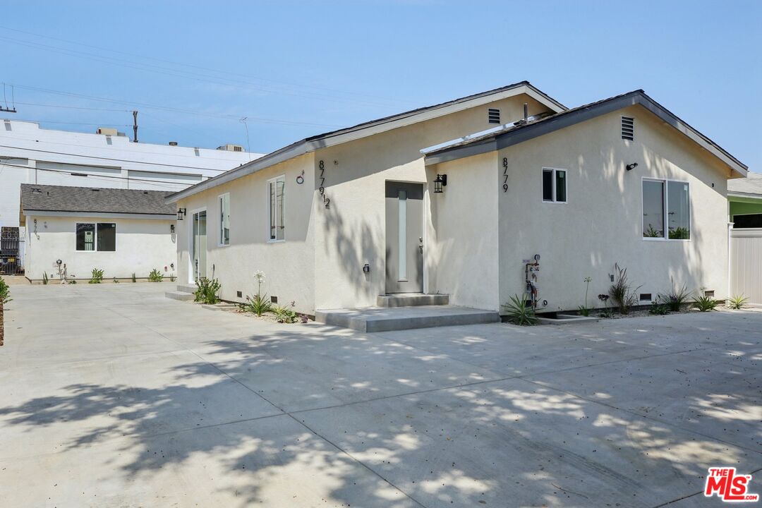 8779 S Hobart Blvd