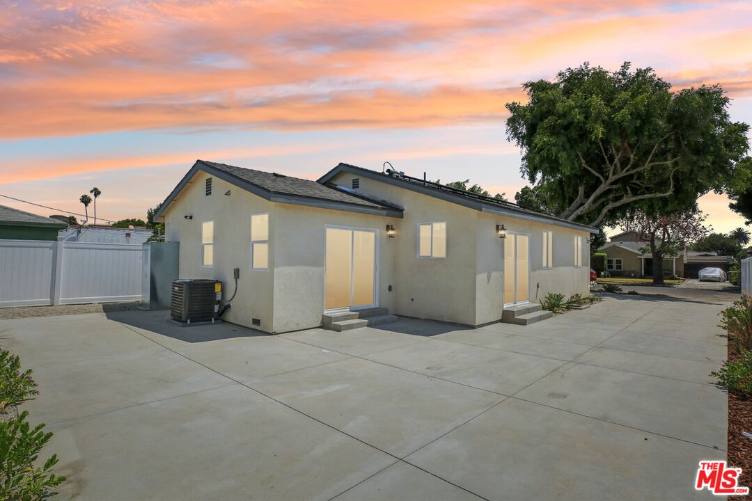 8779 S Hobart Blvd