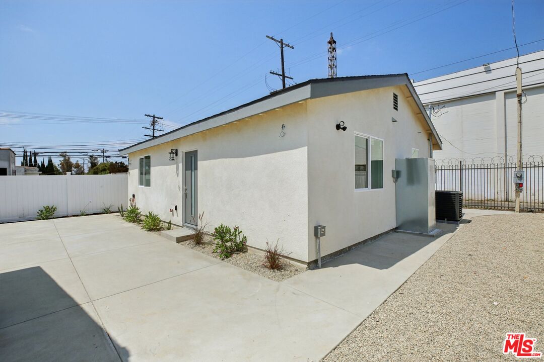 8779 S Hobart Blvd