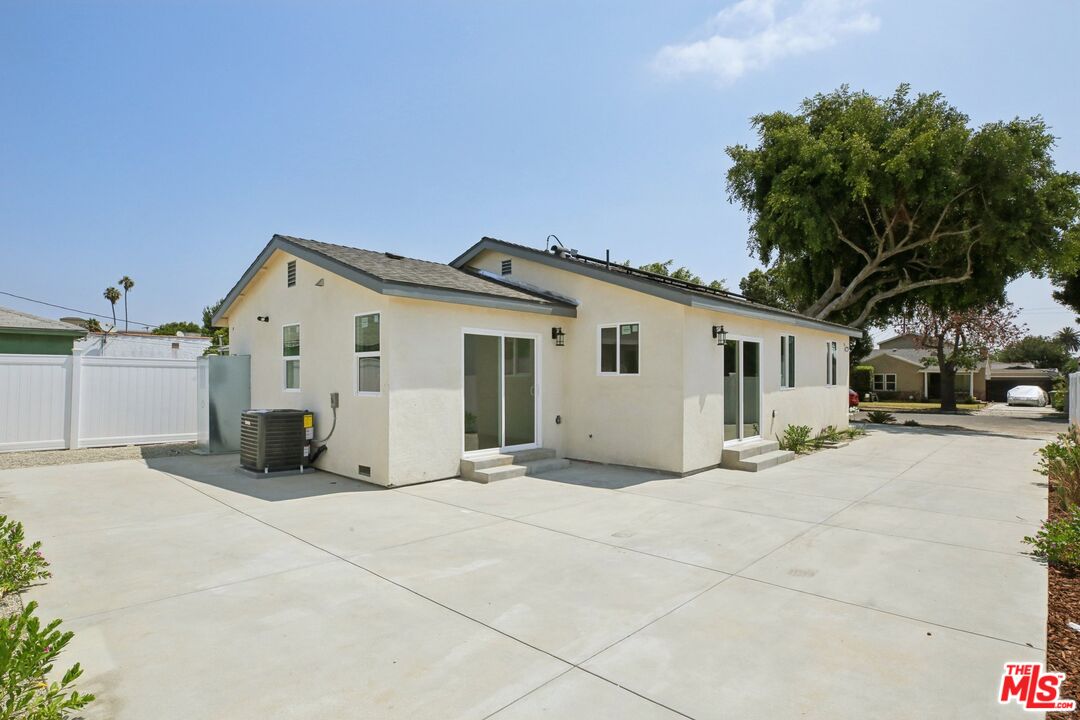 8779 S Hobart Blvd