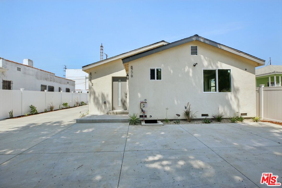 8779 S Hobart Blvd