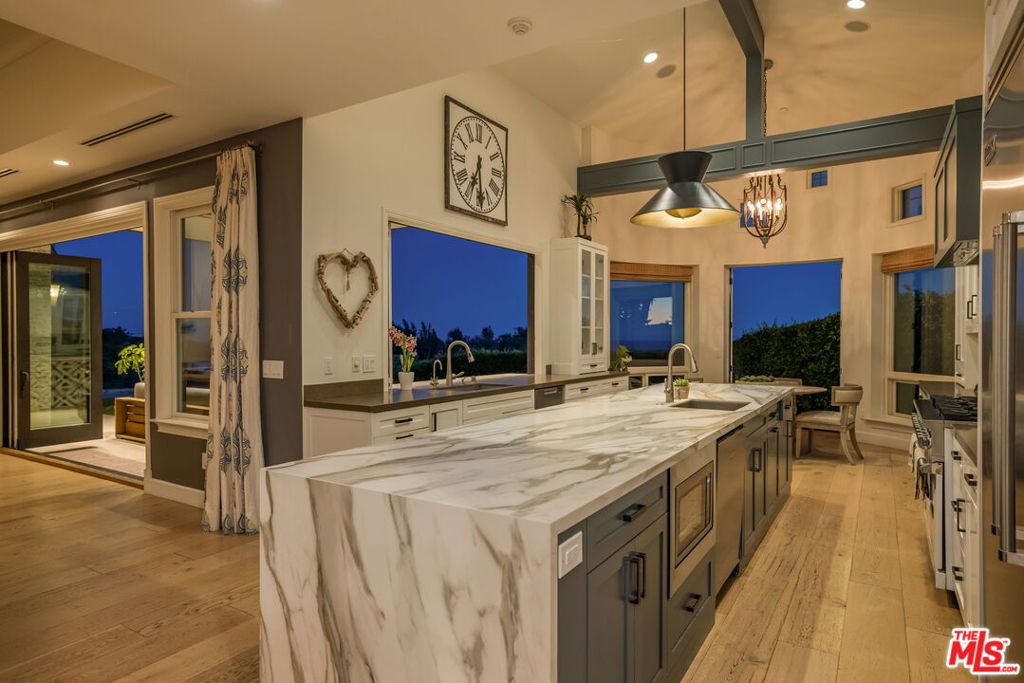 6271 Zuma Mesa Drive