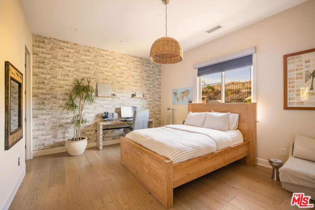 6271 Zuma Mesa Drive