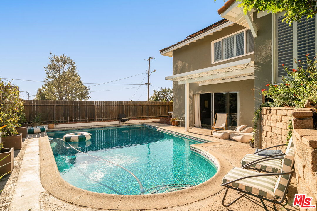4748 Round Top Dr
