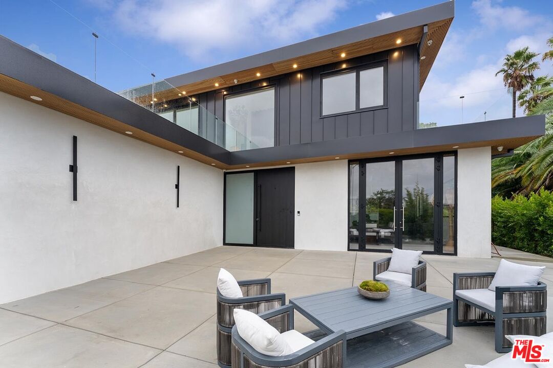 9031 Alto Cedro Dr