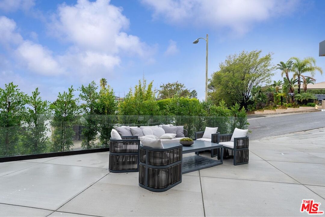 9031 Alto Cedro Dr
