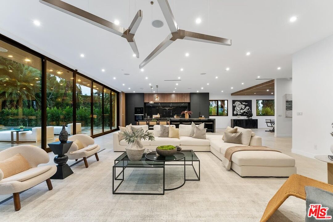 9031 Alto Cedro Dr