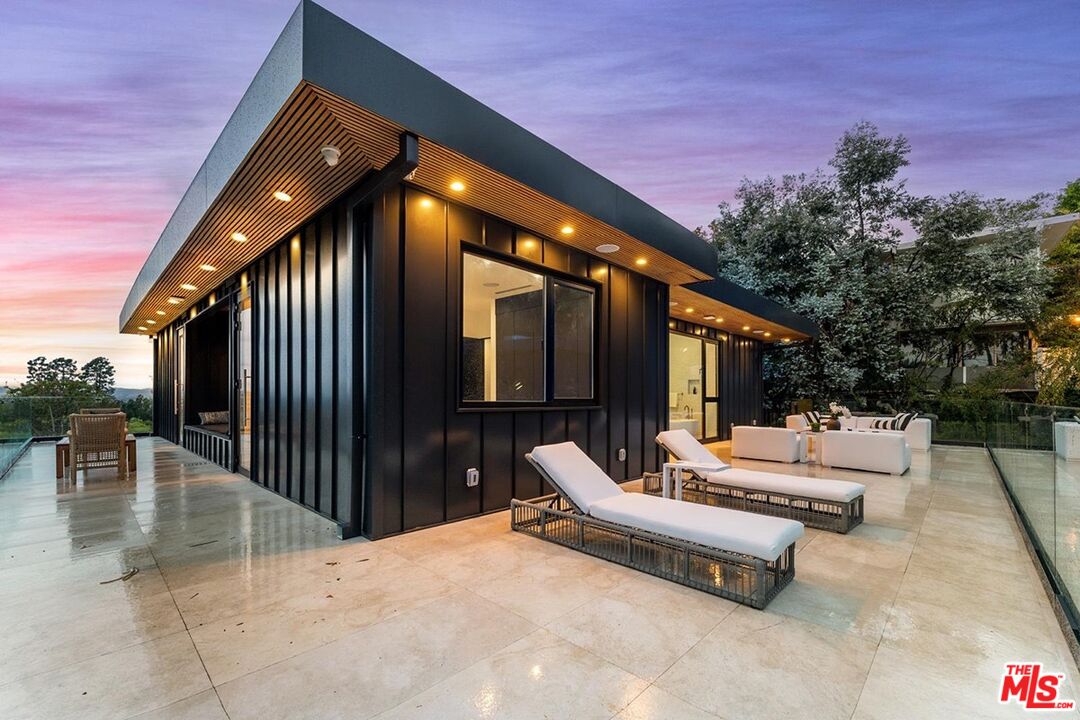 9031 Alto Cedro Dr