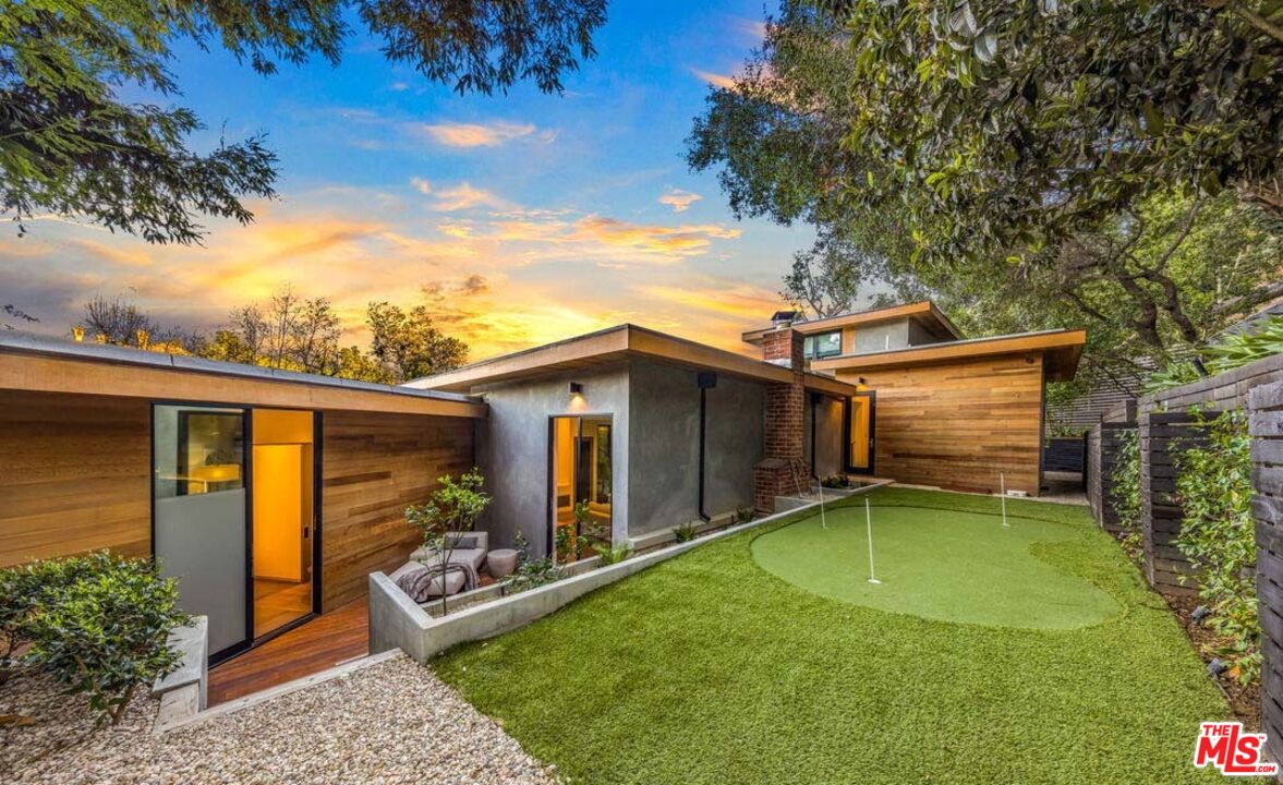 727 N Beverly Glen Blvd