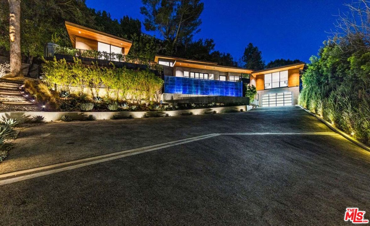 727 N Beverly Glen Blvd