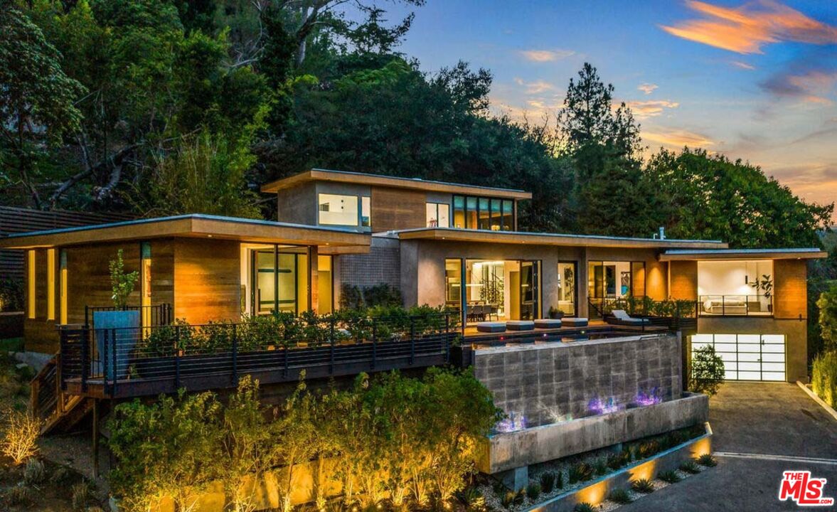 727 N Beverly Glen Blvd