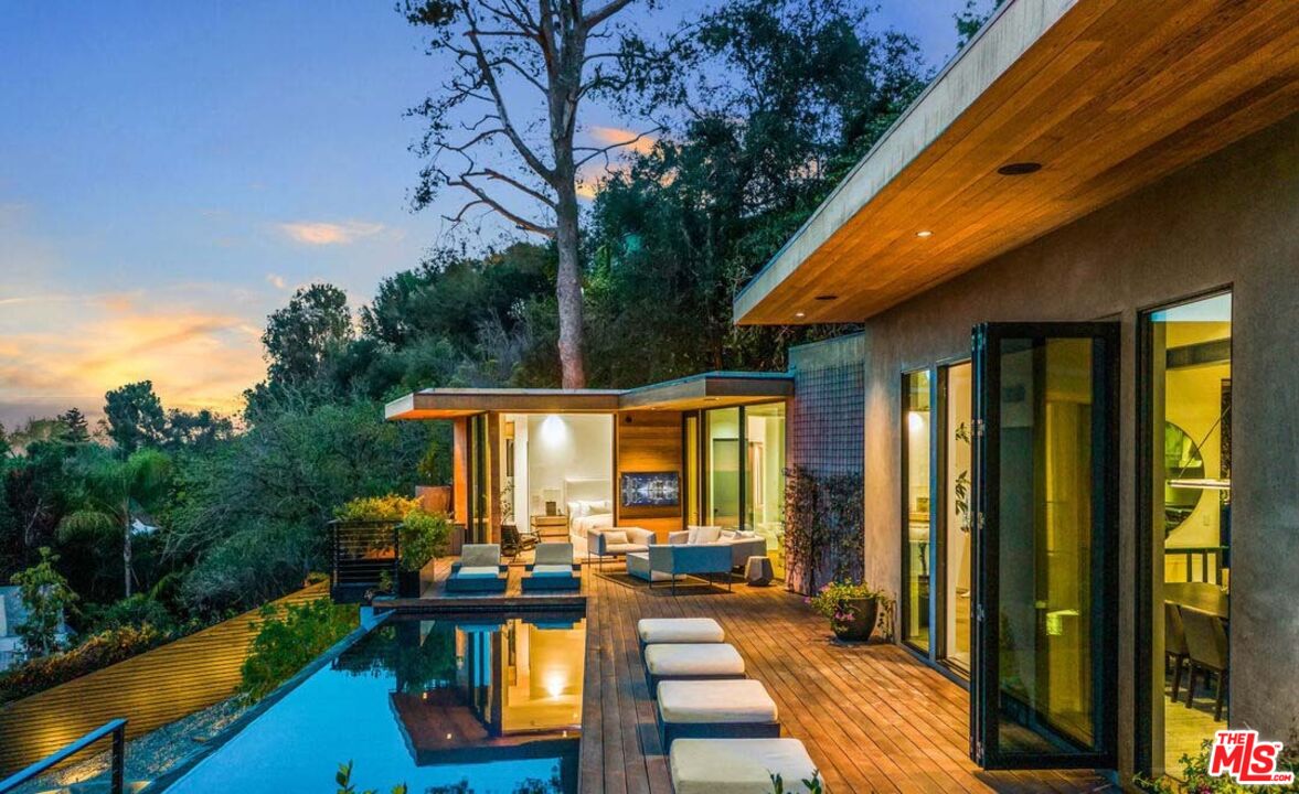 727 N Beverly Glen Blvd
