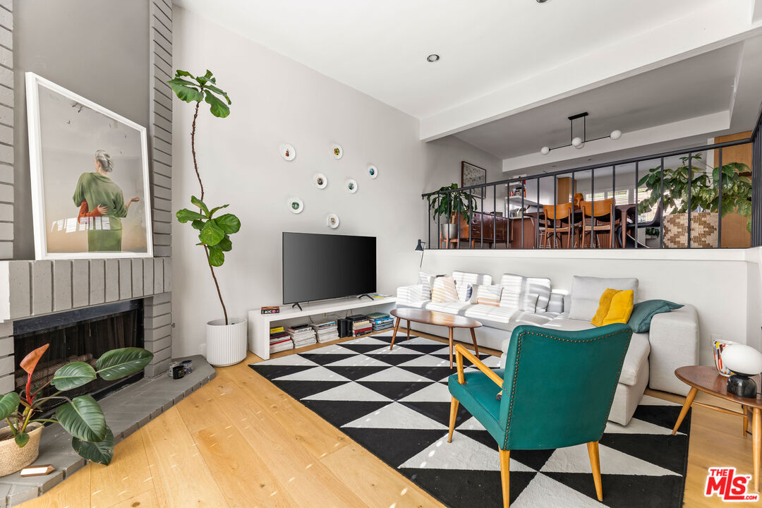 4608 Glencoe Ave Unit: 5
