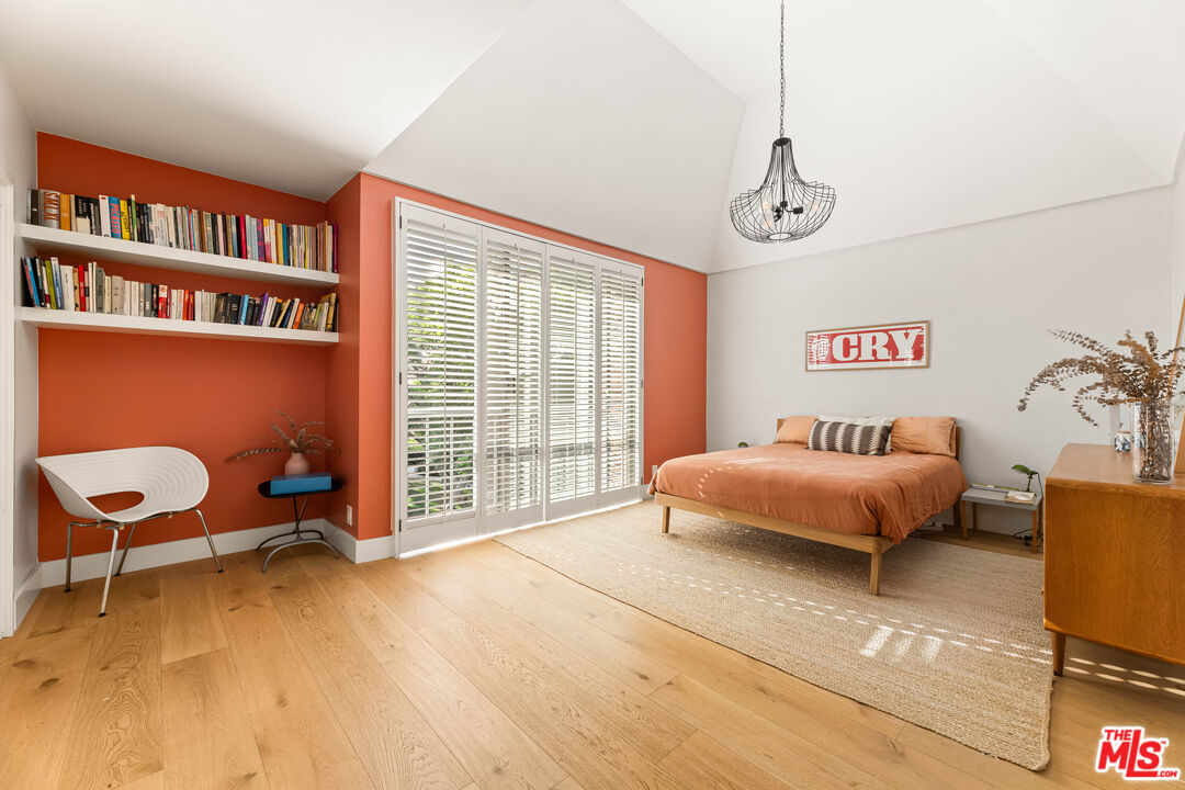 4608 Glencoe Ave Unit: 5