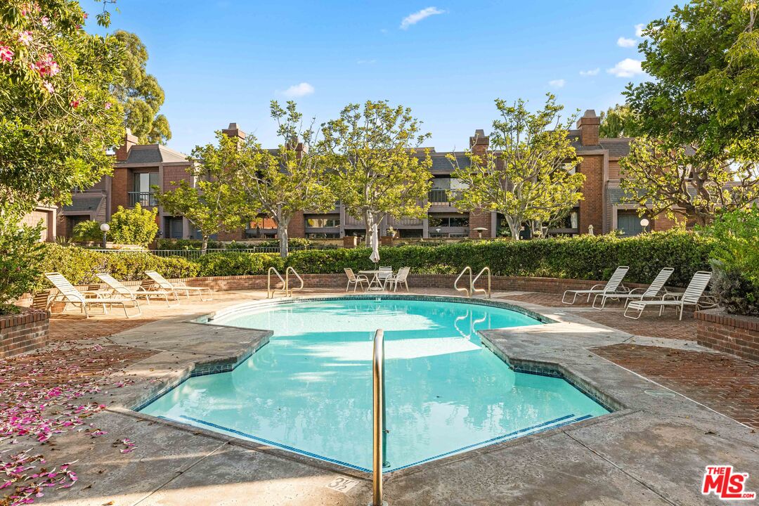 4608 Glencoe Ave Unit: 5