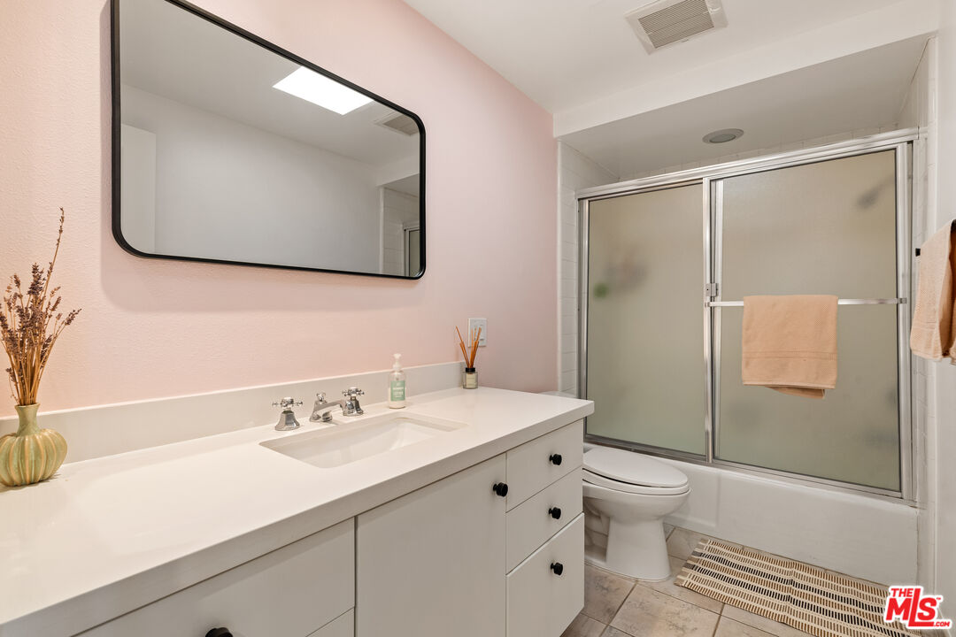 4608 Glencoe Ave Unit: 5