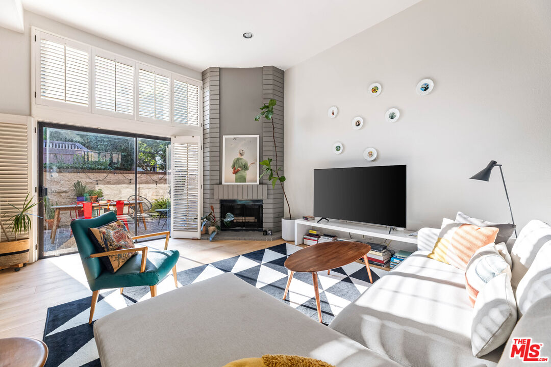 4608 Glencoe Ave Unit: 5