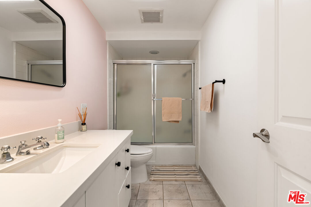 4608 Glencoe Ave Unit: 5