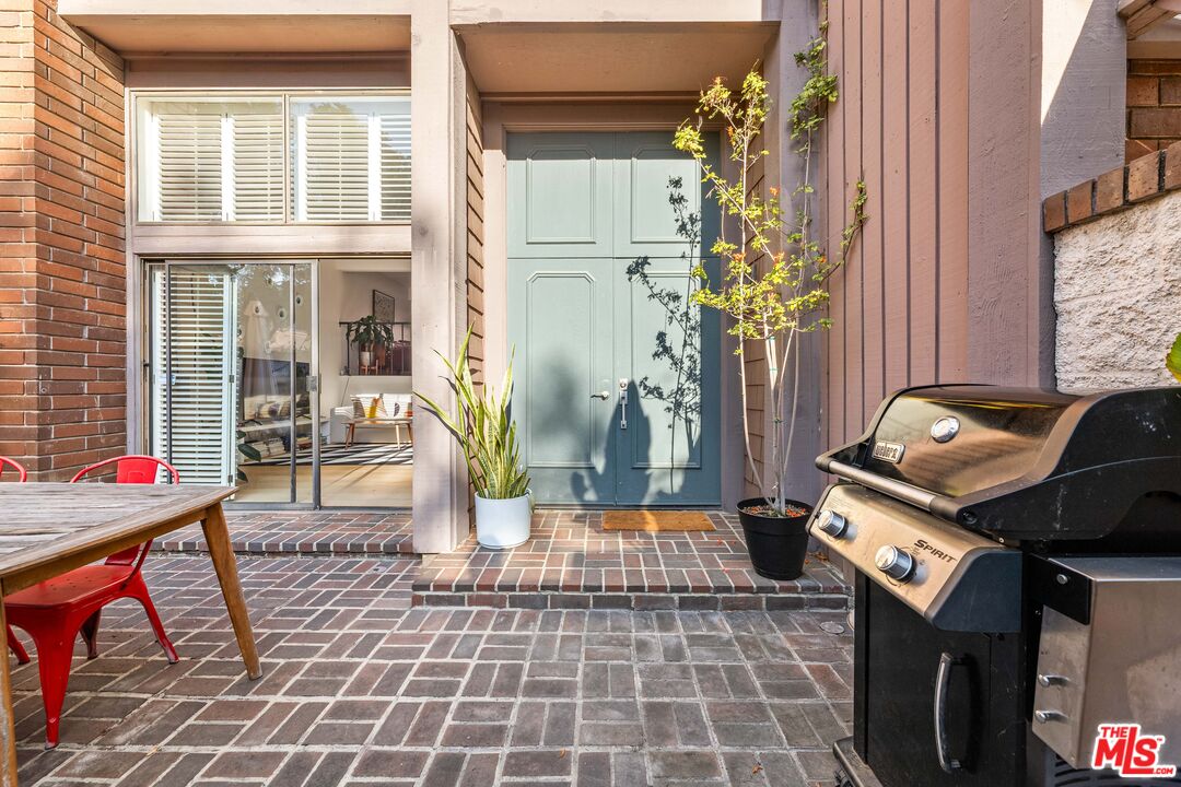 4608 Glencoe Ave Unit: 5
