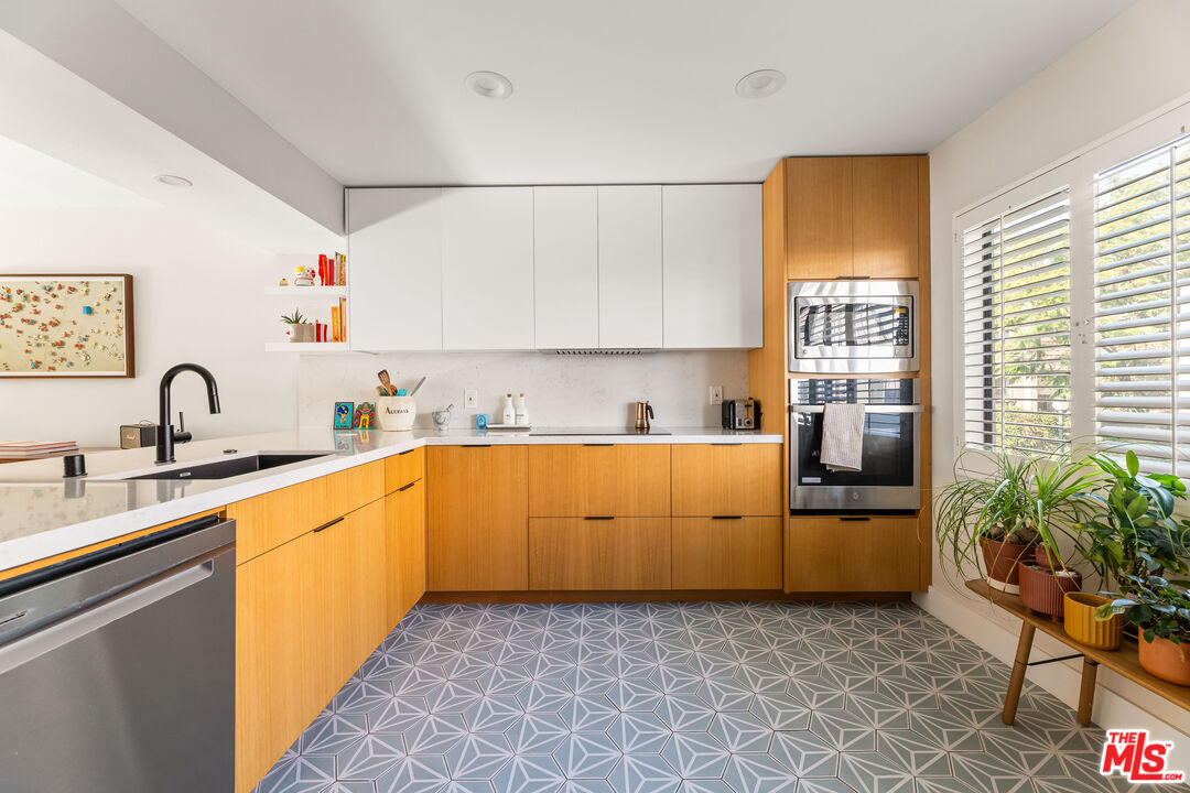 4608 Glencoe Ave Unit: 5