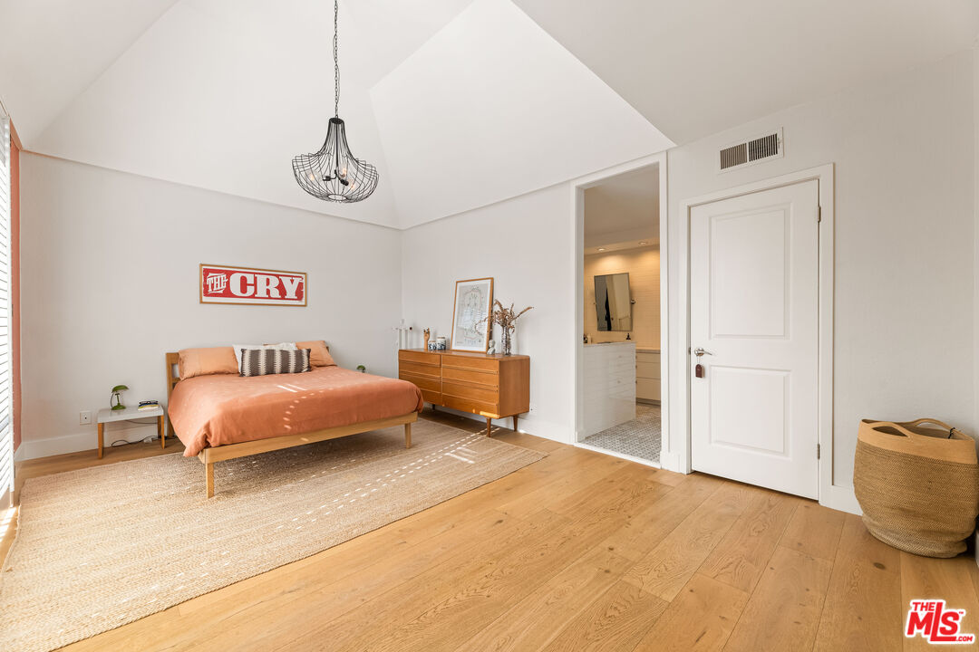 4608 Glencoe Ave Unit: 5