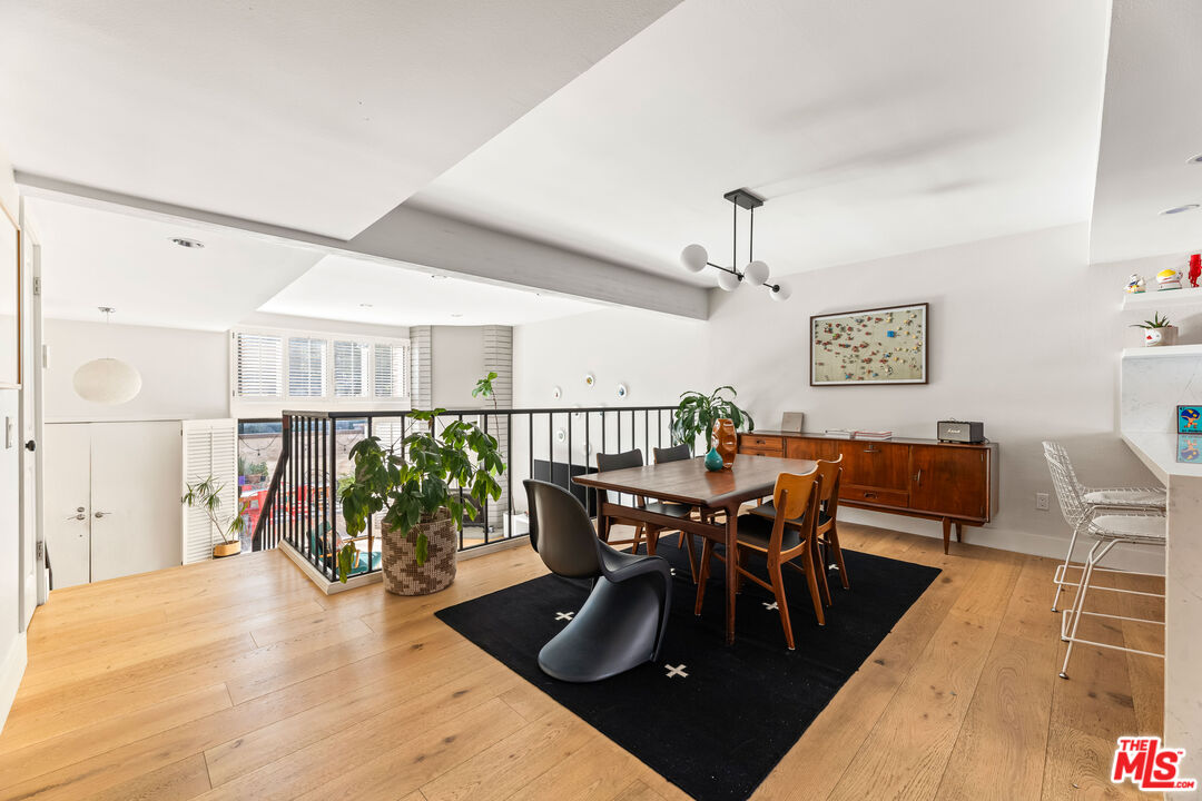 4608 Glencoe Ave Unit: 5