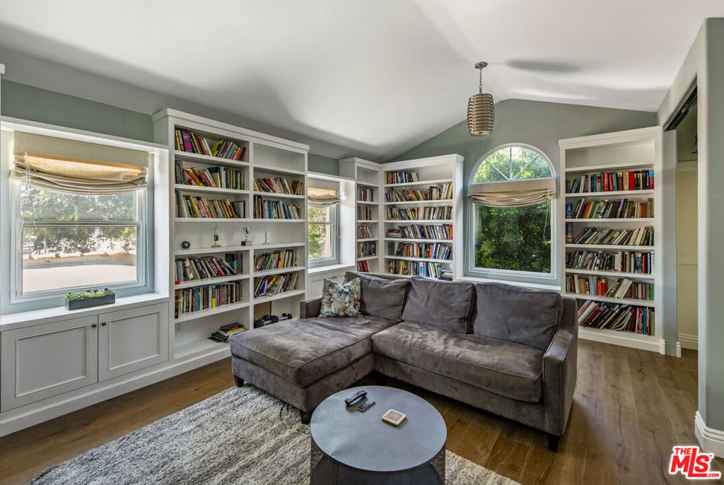 1000 S Citrus Avenue