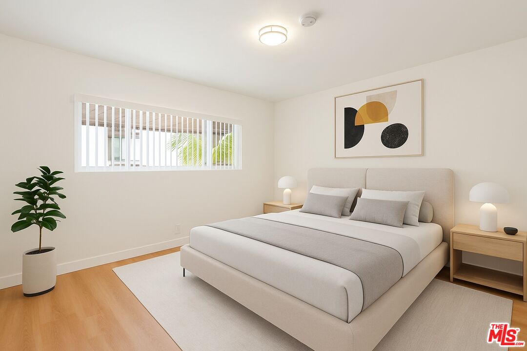8440 Willoughby Ave Unit: 3