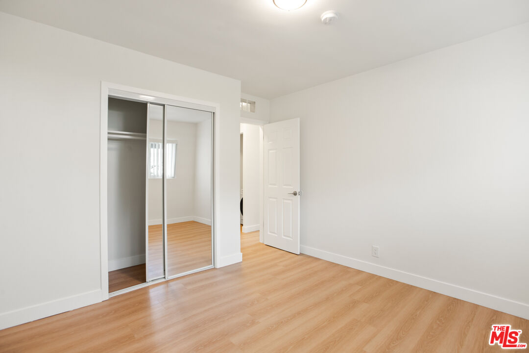 8440 Willoughby Ave Unit: 3
