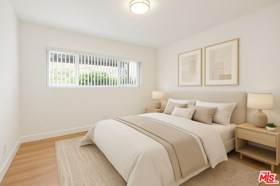 8440 Willoughby Ave Unit: 3