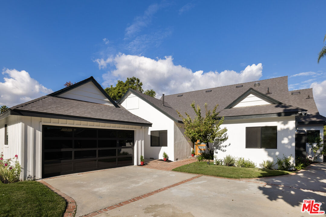 3744 Vineland Ave