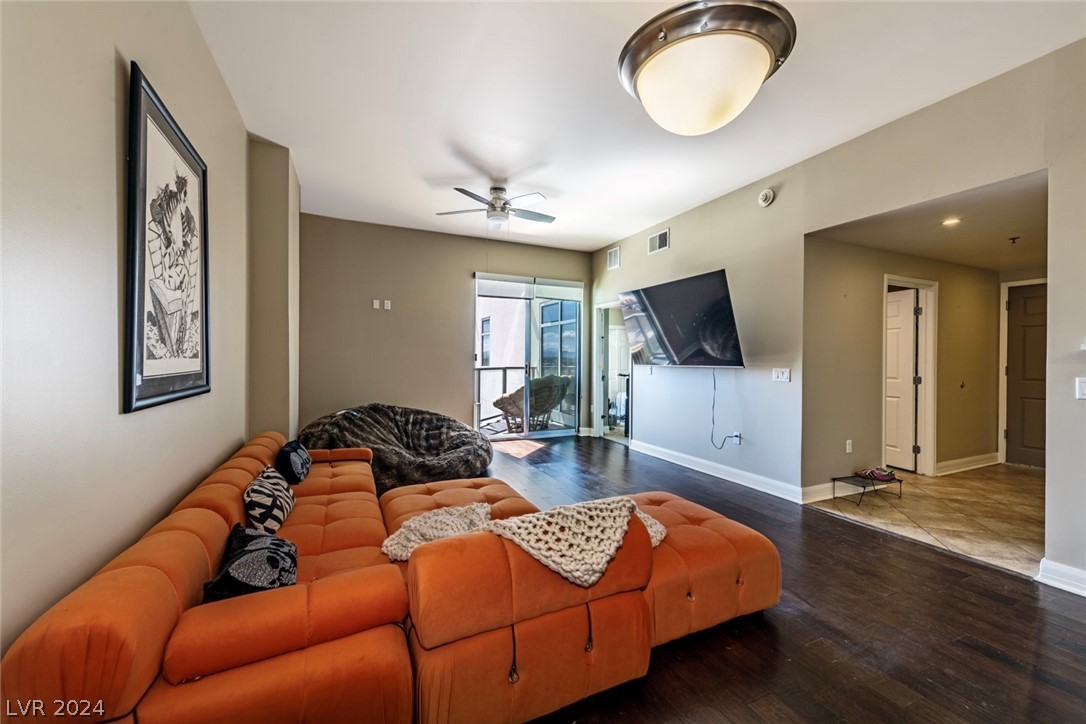 150 Las Vegas Boulevard 1008