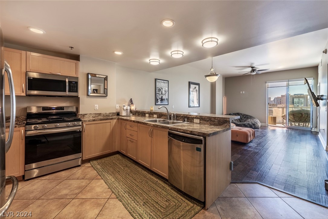150 Las Vegas Boulevard 1008