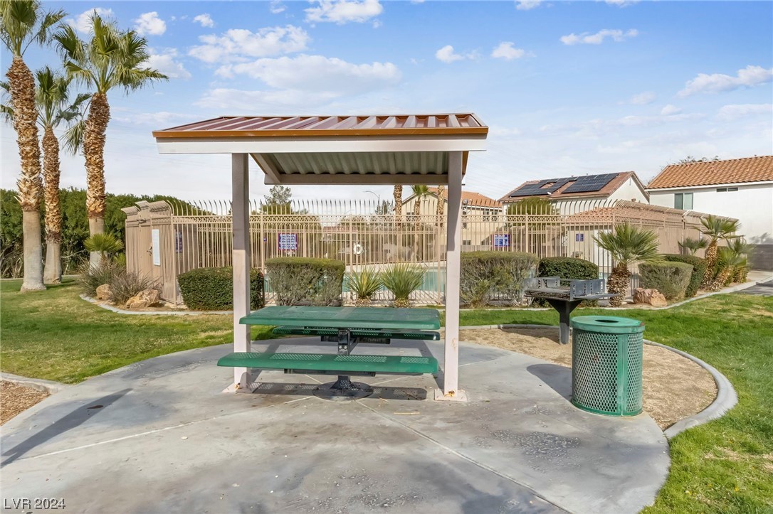 7232 Dicentra Road