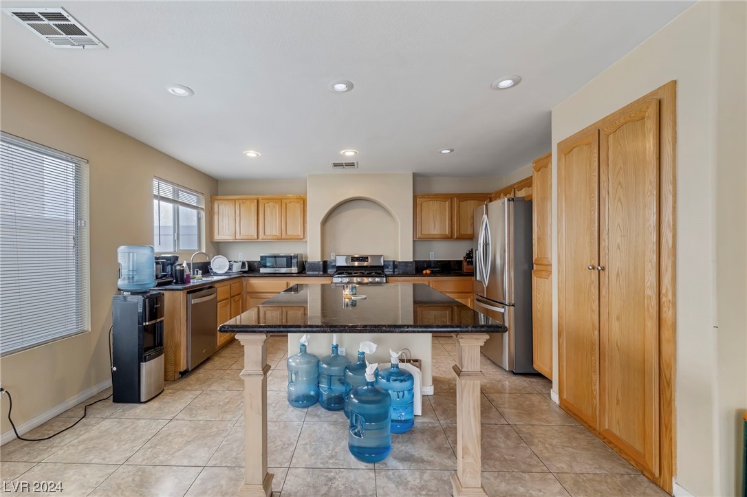 7232 Dicentra Road
