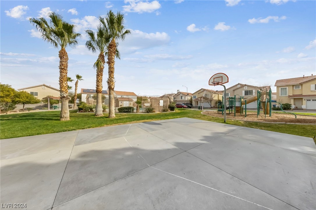 7232 Dicentra Road