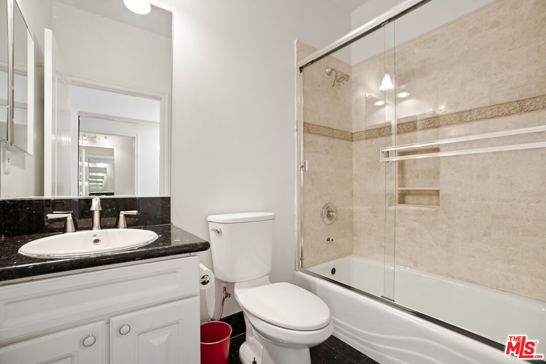 1836 Parnell Ave Unit: 401