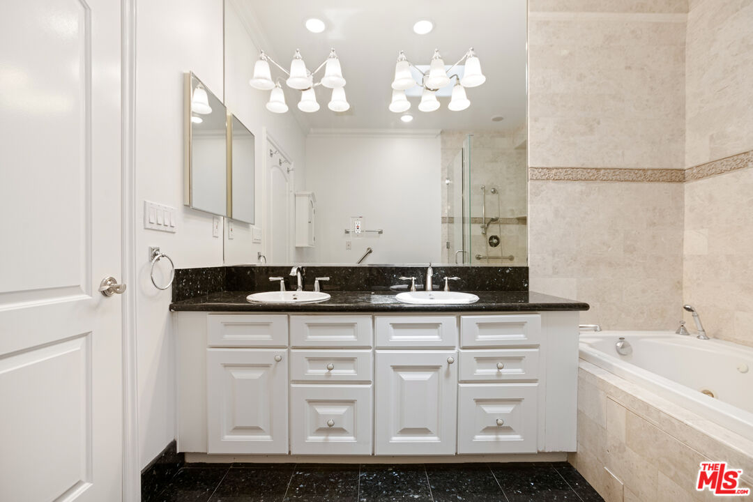 1836 Parnell Ave Unit: 401