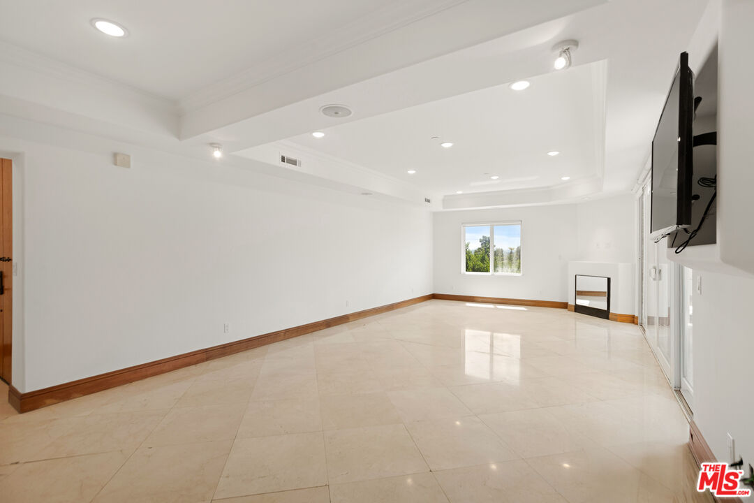 1836 Parnell Ave Unit: 401