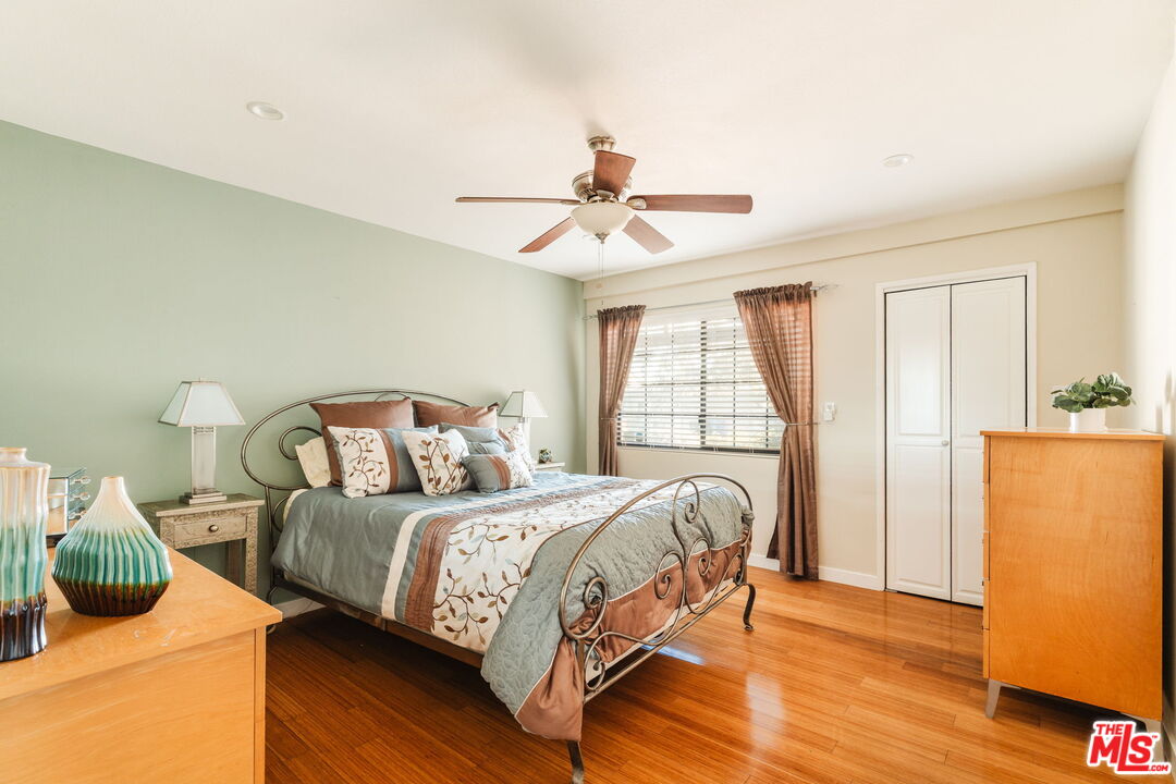 4837 Round Top Dr