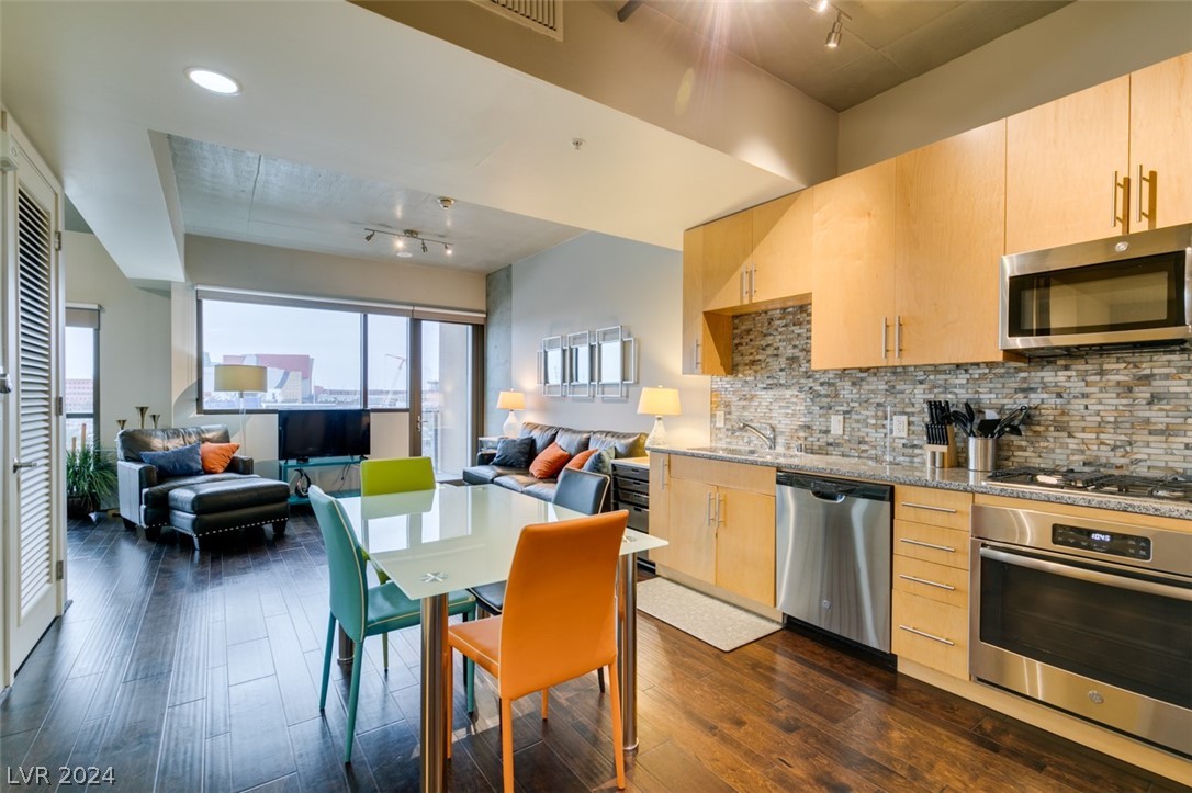 353 East Bonneville Avenue 622