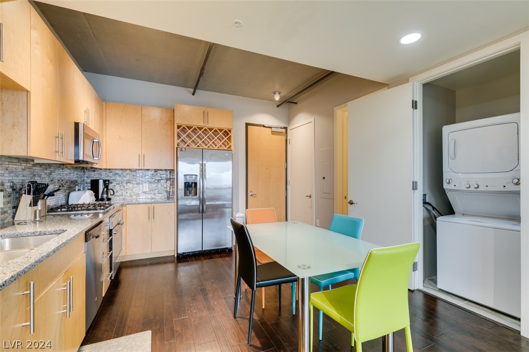 353 East Bonneville Avenue 622