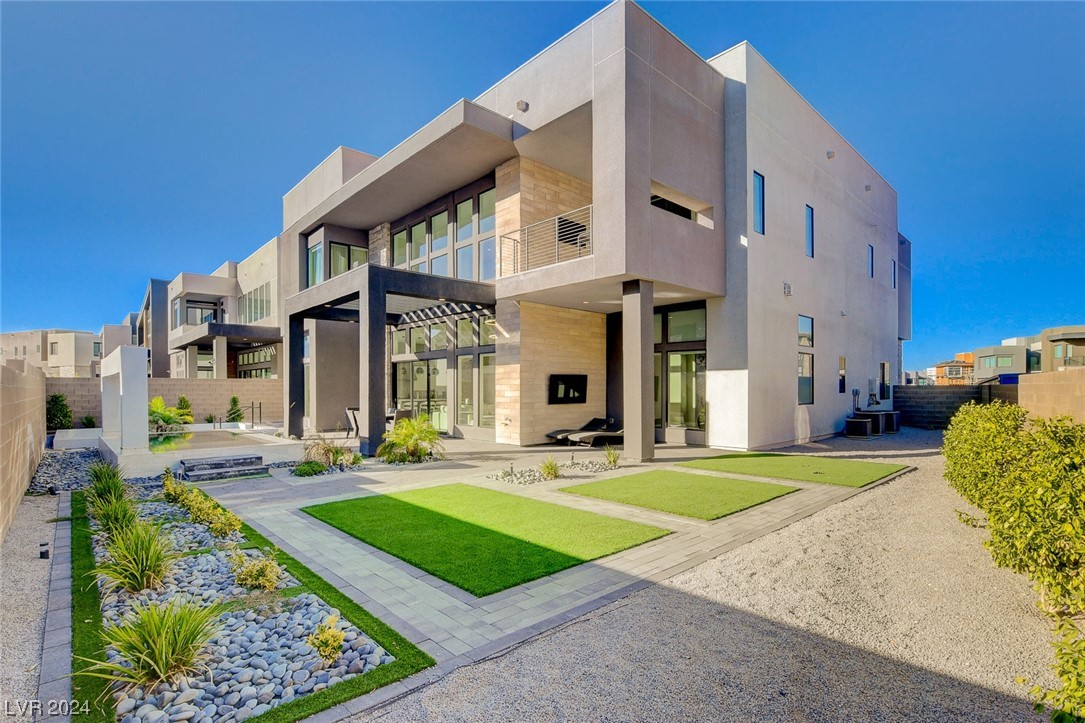 5289 Feathertop Drive