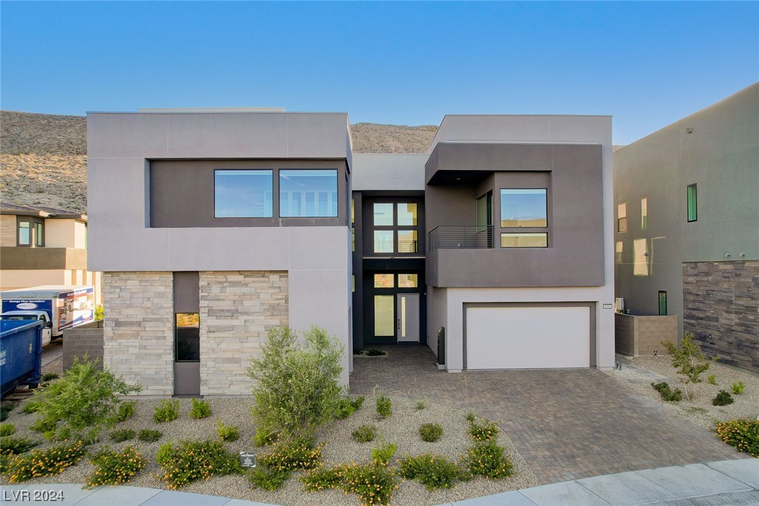 5289 Feathertop Drive