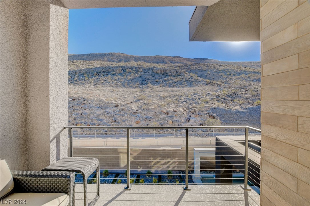 5289 Feathertop Drive